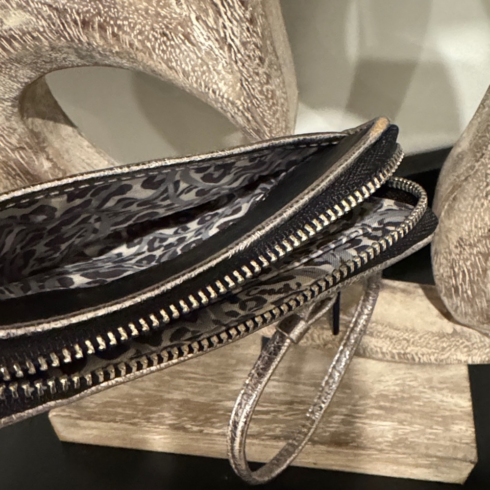 Coach Poppy Ocelot Metallic Wristlet - Picture 5 of 9